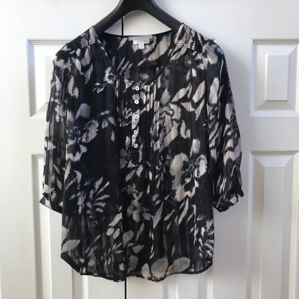 Pea in the Pod Maternity shirt